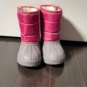 🐥Old Navy Duck Boot with Sherpa Lining🐥